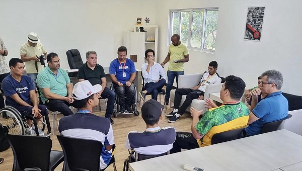 Lindolfo Pires recepciona paratletas medalhistas nos Jogos Parapanamericanos da Colômbia