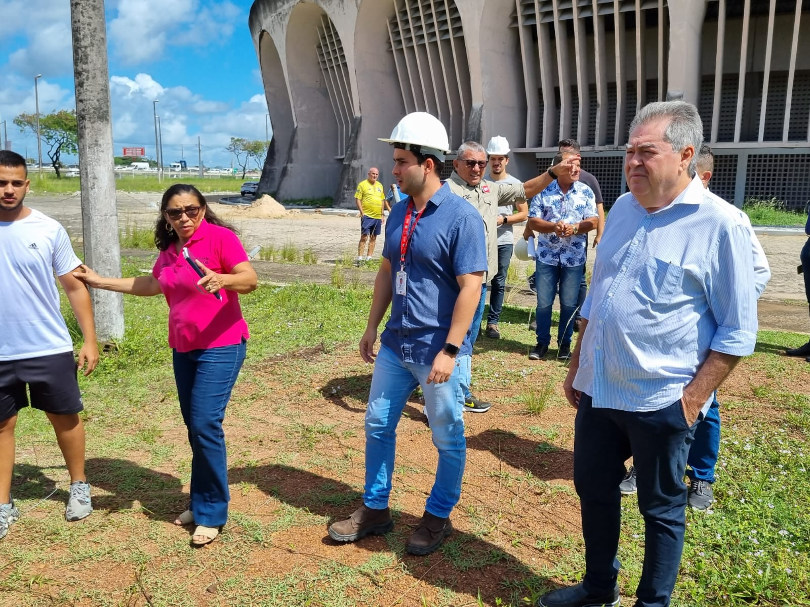 Reforma do Ronaldão: Secretário Lindolfo Pires faz visita a obra de reforma do complexo do ginásio