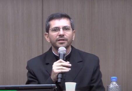 Áudio: Imprensa da Capital repercute “puxão de orelha” do Padre Sérgio da Igreja Mariz de Sousa nos católicos que viajam no dia da festa