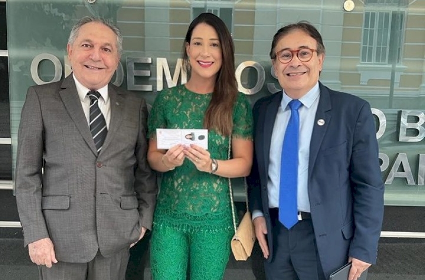 Filha realiza sonho do renomado advogado Johnson Abrantes ao se tornar a mais nova advogada da OAB/PB