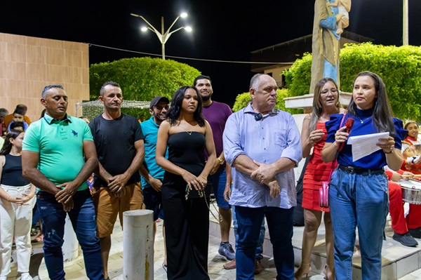 Prefeito Coloral participa do evento de “Acendimento das Luzes Natalinas” de São José da Lagoa Tapada