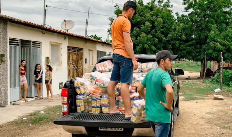 Prefeitura de São José de Piranhas segue programação de distribuição de alimentos a famílias carentes