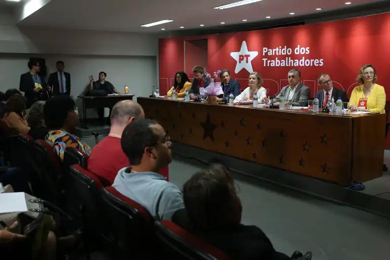 Deu no Globo: Nacional do PT está indecisa sobre Cida Ramos ou apoio à reeleição de Cícero Lucena