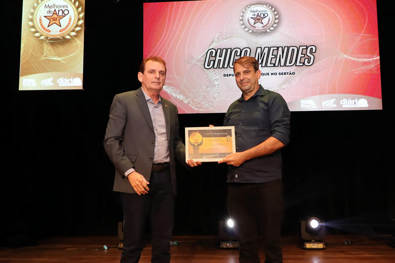 Dupla dinâmica: Deputado Chico Mendes e o prefeito Bal Lins são homenageados com premiação “Melhores do Ano”