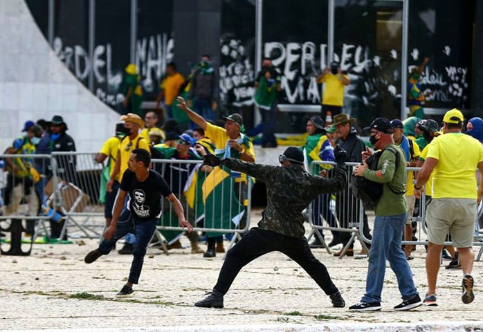 Justiça da Argentina manda prender 61 acusados de atos golpistas em Brasília no 08 de janeiro