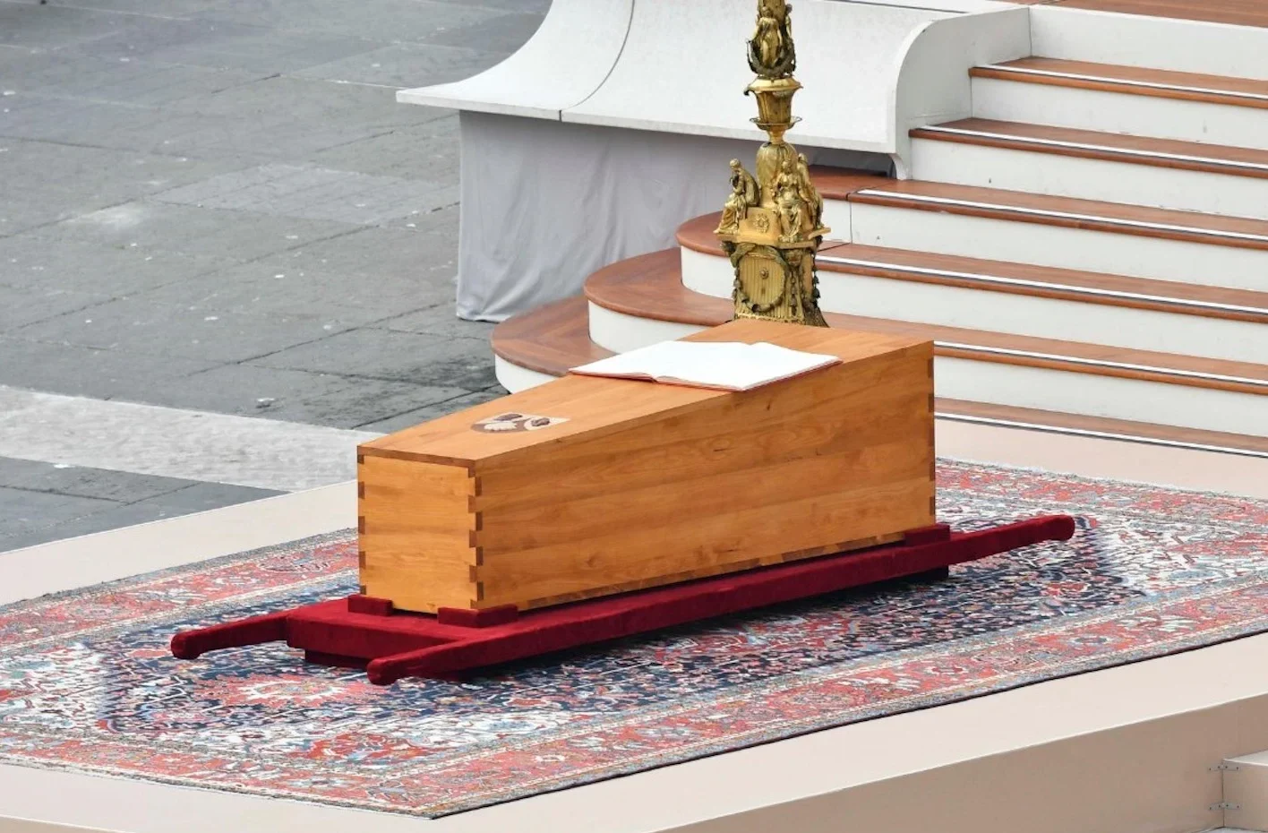Caixão Papa