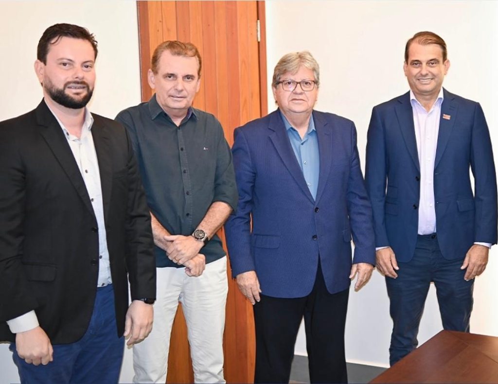 Chico, Bal e João