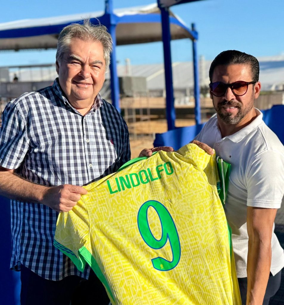 Lindolfo Ft Praia