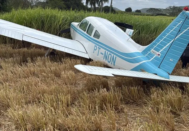 Avião cícero