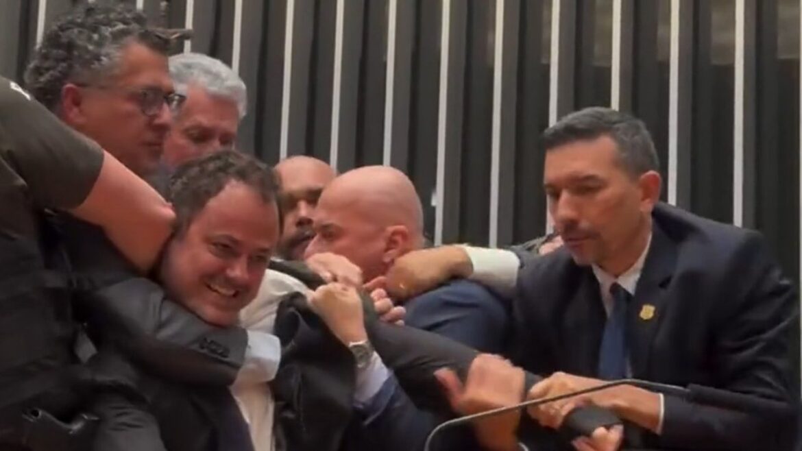 Confusão Câmara
