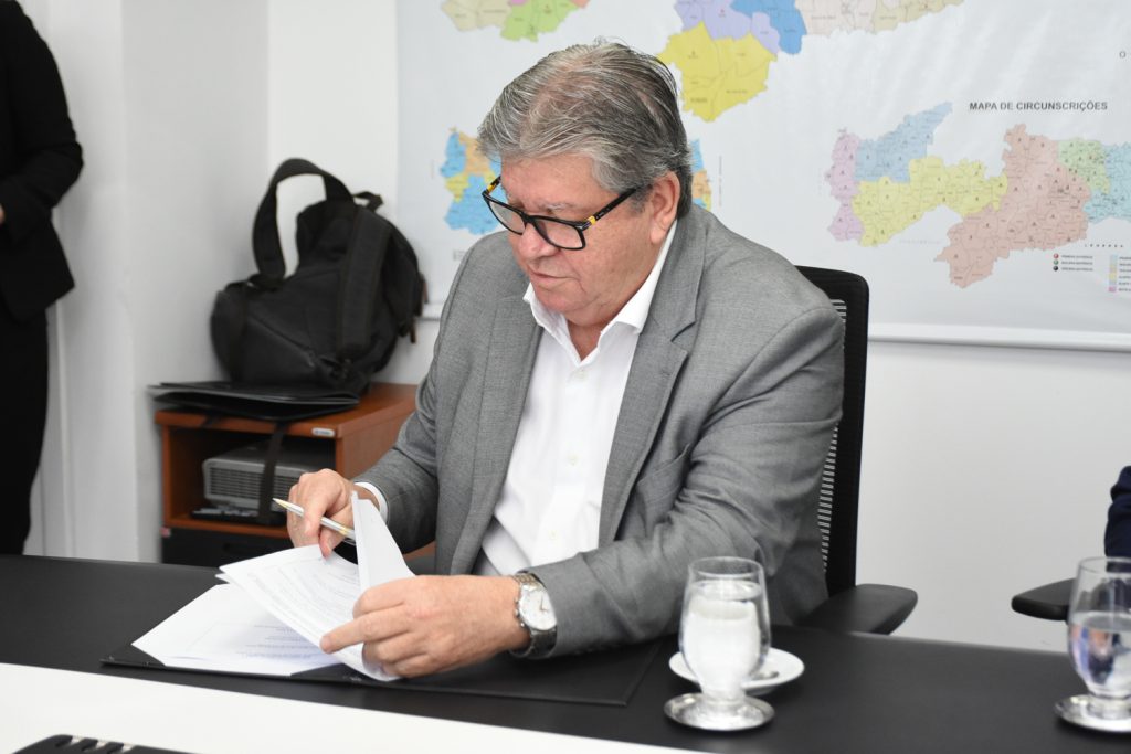 João salário