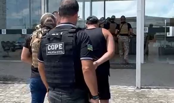 Delegado preso