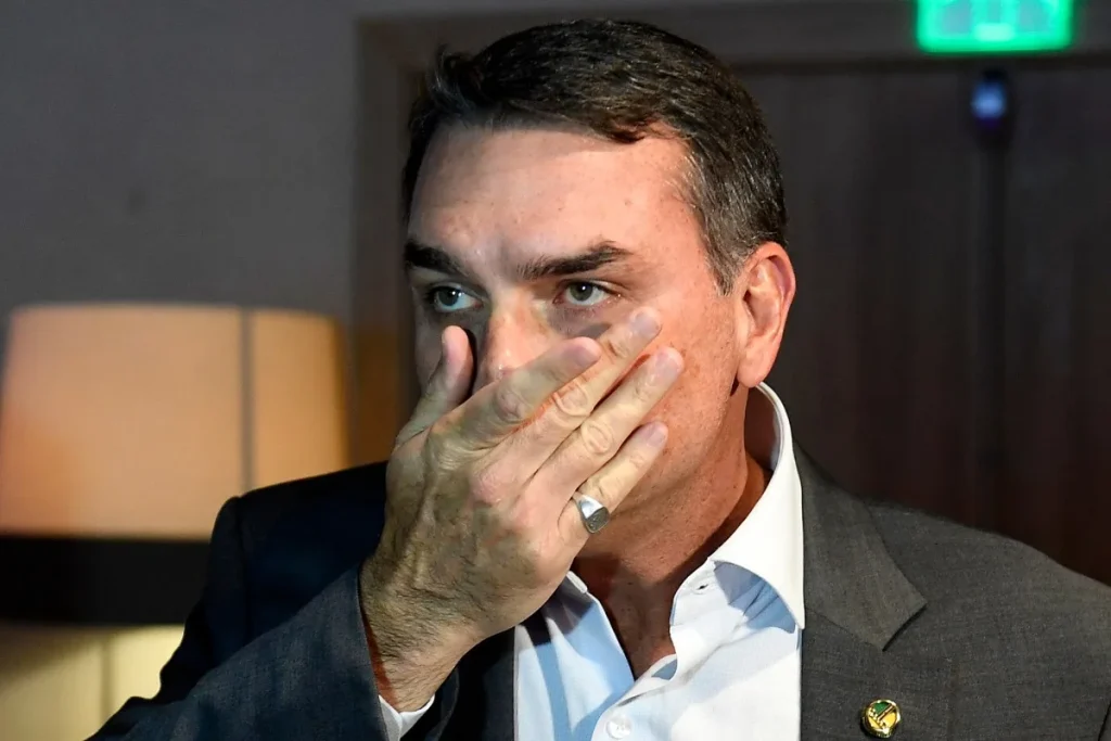 Flávio passa